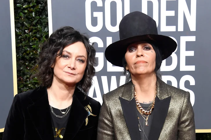 13-Sara-Gilbert-and-Linda-Perry