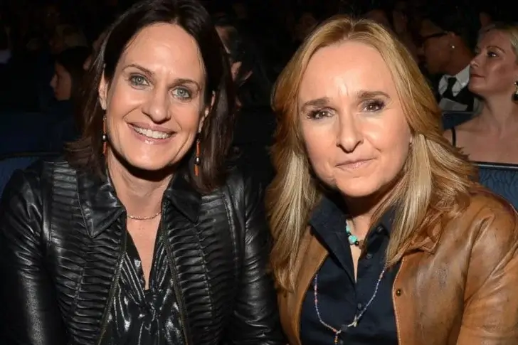 17-Melissa-Etheridge-and-Linda-Wallem